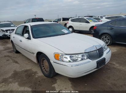 Lot #2992831899 2001 LINCOLN TOWN CAR EXECUTIVE