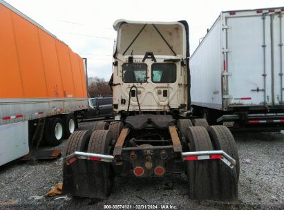 Lot #2996528865 2016 FREIGHTLINER CASCADIA 125