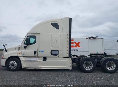 Lot #3037531438 2016 FREIGHTLINER CASCADIA 125