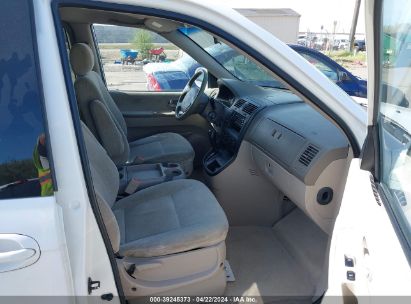 Lot #3035090307 2005 KIA SEDONA EX/LX