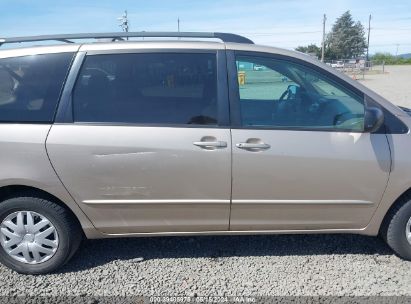 Lot #2992833531 2004 TOYOTA SIENNA LE