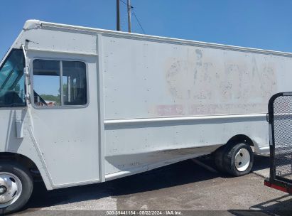 Lot #3056474453 2015 FORD F-59 COMMERCIAL STRIPPED