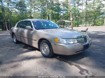 Lot #2997780378 1998 LINCOLN TOWN CAR EXECUTIVE