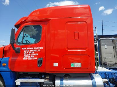 Lot #3037530873 2016 FREIGHTLINER CASCADIA 125