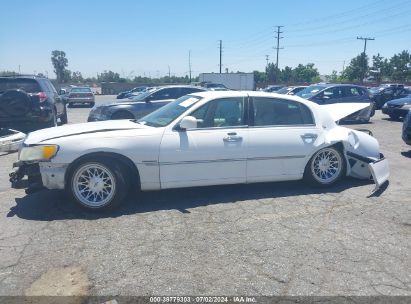 Lot #3035707937 2002 LINCOLN TOWN CAR SIGNATURE