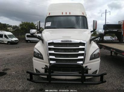 Lot #3047438402 2019 FREIGHTLINER NEW CASCADIA 126