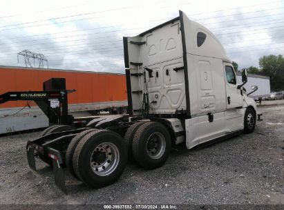 Lot #3047438402 2019 FREIGHTLINER NEW CASCADIA 126