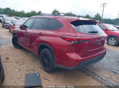 Lot #2992828011 2021 TOYOTA HIGHLANDER XLE