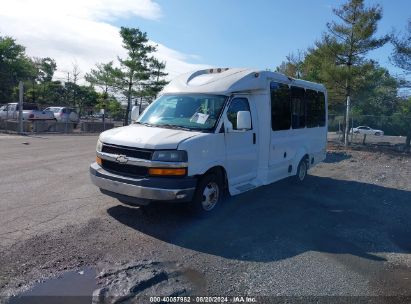 Lot #3034472634 2010 CHEVROLET EXPRESS CUTAWAY WORK VAN