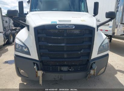 Lot #2992830860 2019 FREIGHTLINER NEW CASCADIA 126