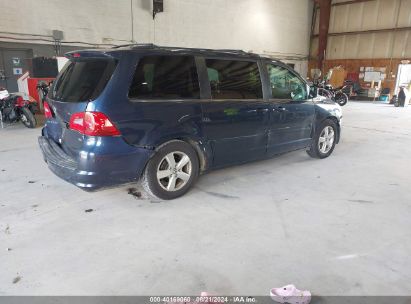 Lot #2995300979 2009 VOLKSWAGEN ROUTAN SE