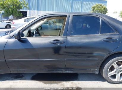 Lot #2992833492 2001 LEXUS IS 300