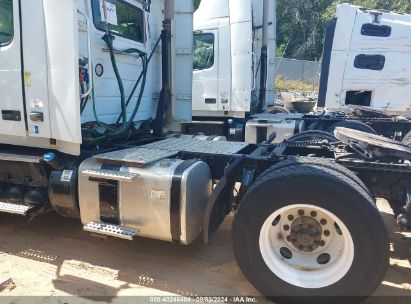 Lot #2992831351 2018 VOLVO VNL