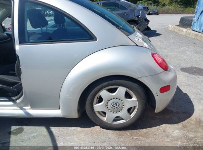 Lot #3056071287 2001 VOLKSWAGEN NEW BEETLE GLS