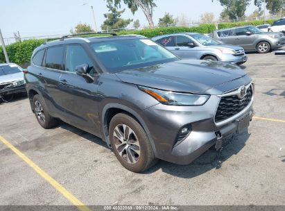 Lot #2989127526 2022 TOYOTA HIGHLANDER XLE