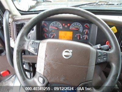 Lot #2992831028 2018 VOLVO VNL