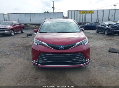 Lot #2992818987 2023 TOYOTA SIENNA LIMITED