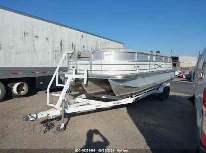 Lot #3053067200 2019 SOUTHBAY BOAT & TRAILER