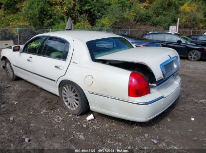 Lot #2997778057 2003 LINCOLN TOWN CAR SIGNATURE