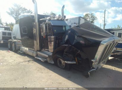 Lot #2992830304 2019 PETERBILT 389