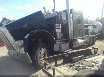 Lot #2992830304 2019 PETERBILT 389