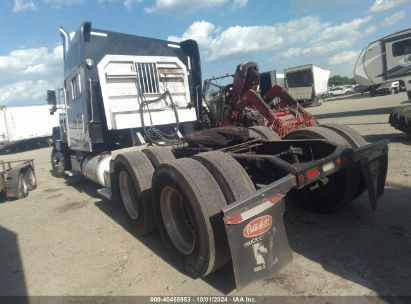 Lot #2992830304 2019 PETERBILT 389