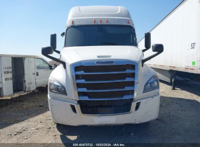 Lot #2992830252 2018 FREIGHTLINER NEW CASCADIA 126