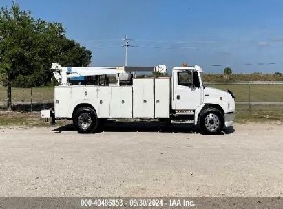 Lot #2992830600 2000 FREIGHTLINER MEDIUM CONVENTIONAL FL70