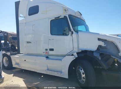 Lot #2992830597 2015 VOLVO VN VNL