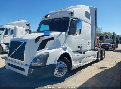 Lot #2992830597 2015 VOLVO VN VNL