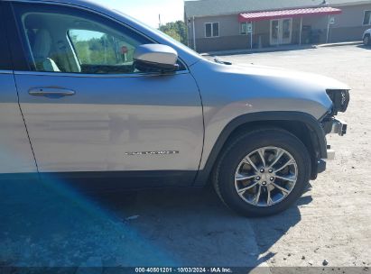 Lot #2995300335 2020 JEEP CHEROKEE LATITUDE LUX 4X4