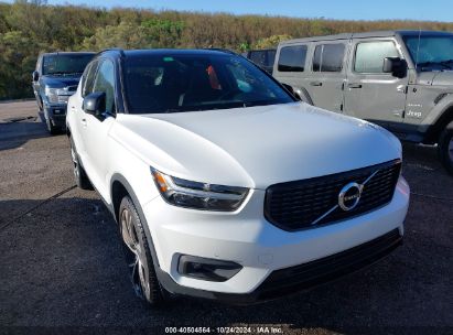 Lot #2995284457 2021 VOLVO XC40 T4 R-DESIGN