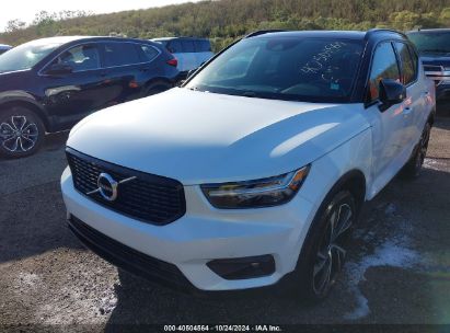 Lot #2995284457 2021 VOLVO XC40 T4 R-DESIGN