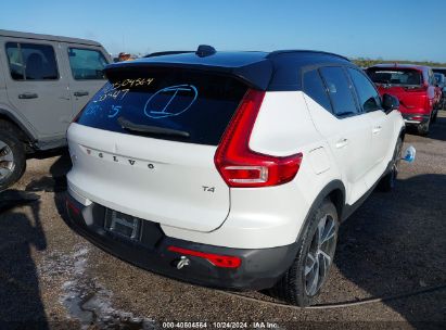 Lot #2995284457 2021 VOLVO XC40 T4 R-DESIGN