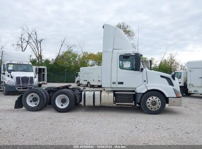 Lot #2992830502 2016 VOLVO VN VNL