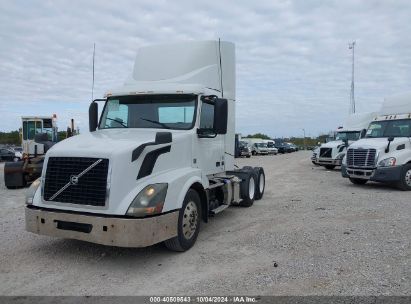 Lot #2992830502 2016 VOLVO VN VNL