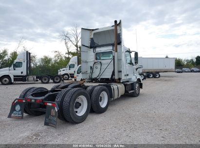 Lot #2992830502 2016 VOLVO VN VNL