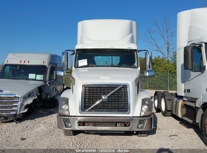 Lot #2992830492 2017 VOLVO VNL