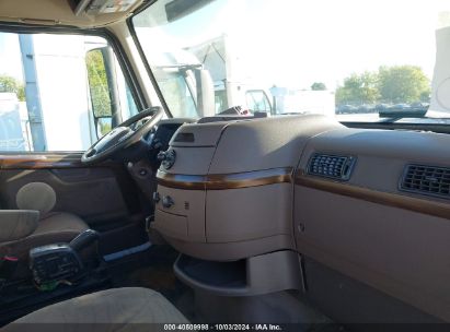 Lot #2992830492 2017 VOLVO VNL