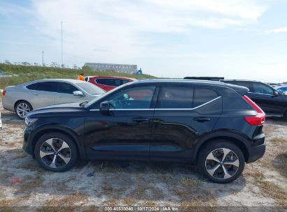 Lot #2992825622 2023 VOLVO XC40 B5 PLUS BRIGHT THEME