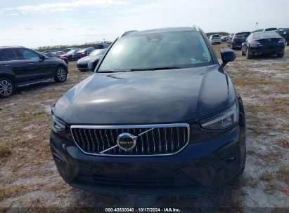 Lot #2992825622 2023 VOLVO XC40 B5 PLUS BRIGHT THEME