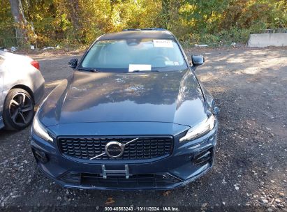 Lot #2995299672 2024 VOLVO S60 B5 CORE DARK THEME