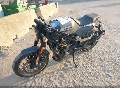 Lot #3035090797 2022 HUSQVARNA VITPILEN 401/SVARTPILEN 401