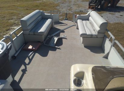 Lot #3035086207 1996 SUNTRACKER PARTY BARGE