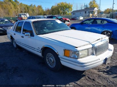 Lot #2995299517 1994 LINCOLN TOWN CAR EXECUTIVE