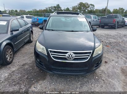 Lot #3035076129 2011 VOLKSWAGEN TIGUAN SE