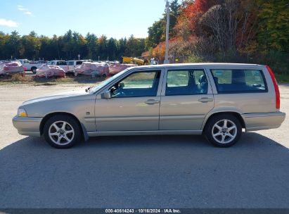 Lot #2992823903 2000 VOLVO V70 SE