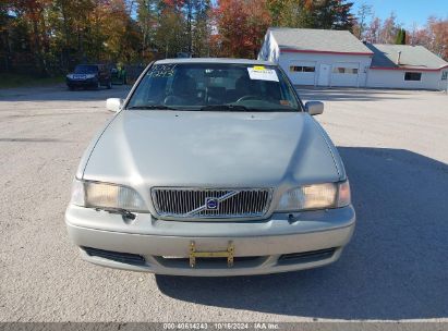 Lot #2992823903 2000 VOLVO V70 SE