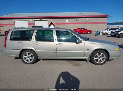 Lot #2992823903 2000 VOLVO V70 SE