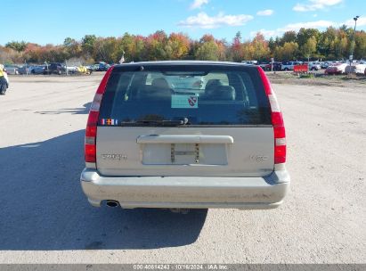 Lot #2992823903 2000 VOLVO V70 SE